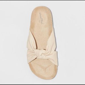 Universal Thread Cream Knotted Bow Slides